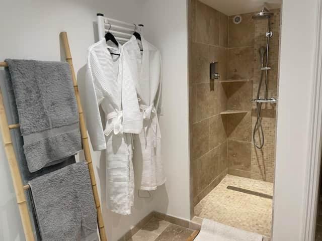 La Beluga Hotel Сен Максим Екстериор снимка
